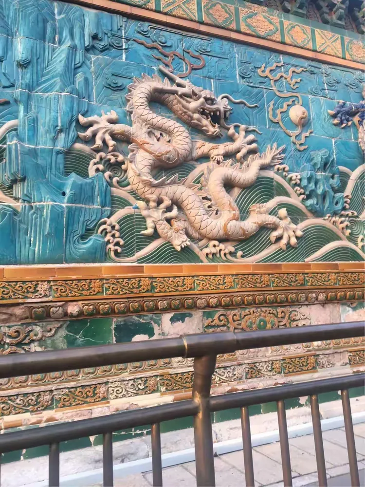 九龙壁 九条龙在一起，壮观！