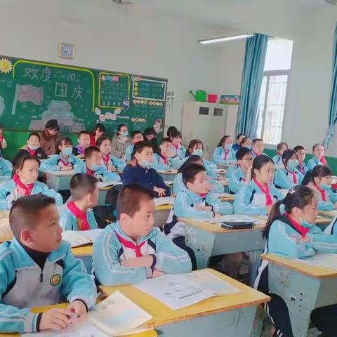 同课巧设计 ，异构显匠心——在石牌中心小学开展县城一片区“五育并举  智能共长”研训活动