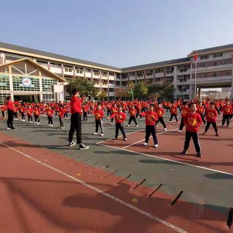 家园携手 呵护成长 ——泰师附校幼儿园家长开放周活动