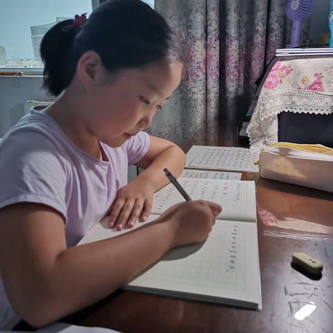 1—康巴什实验小学，刘益菲的良好                 学习习惯