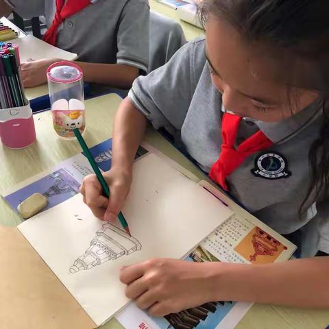 呼和浩特市金川金东小学美术课堂