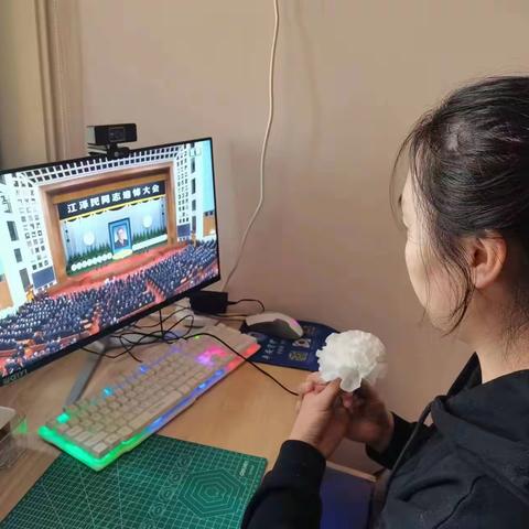 来我的直播间，为江爷爷献上一朵小白花