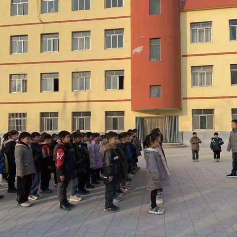 趣味运动，快乐成长——南许小学迎元旦趣味运动会