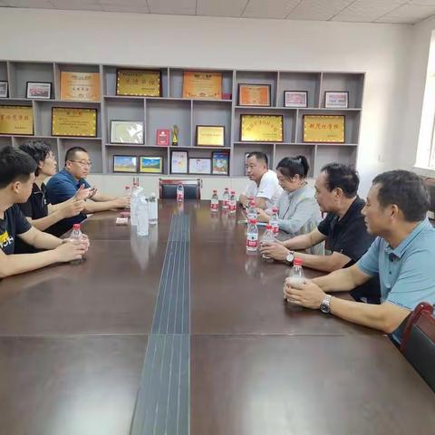 尊师兴邦德千秋  重教育人万代歌——记南许村委会到校慰问全体教师活动