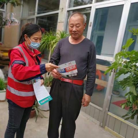 “金秋十月迎硕果 垃圾分类见行动”