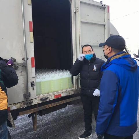 疫情中心系教育  大爱中彰显本色  ----记东洲区人大代表李胜