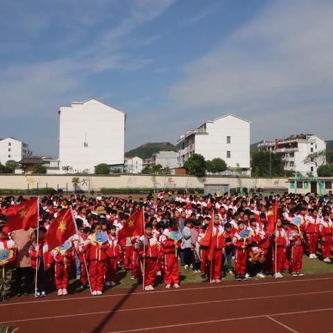 浦阳五小：道德模范进校园，传播正能量