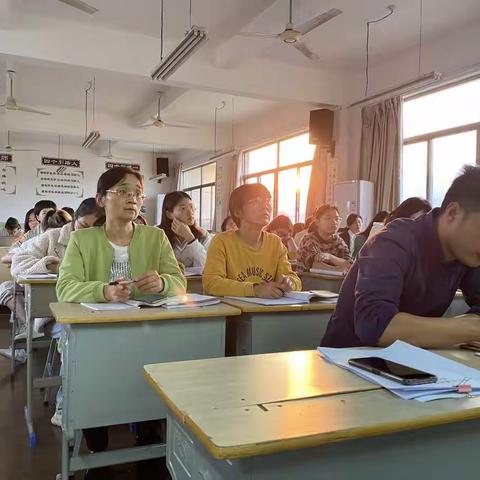 浦阳五小举行“PPT动画效果的制作与排序”校本研修