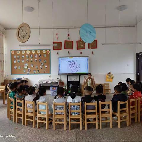 家长进课堂，携手共成长——四寨小学家长开放日活动