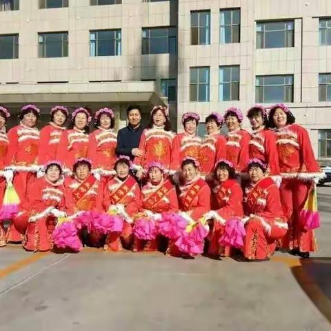 看我们美不美