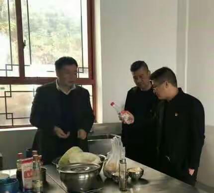 热烈欢迎县领导莅临我园视察——仙石幼儿园