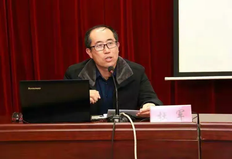 聆听智慧声音 奠基幸福人生 武乡二中"智慧大讲堂"主题论坛 第三讲