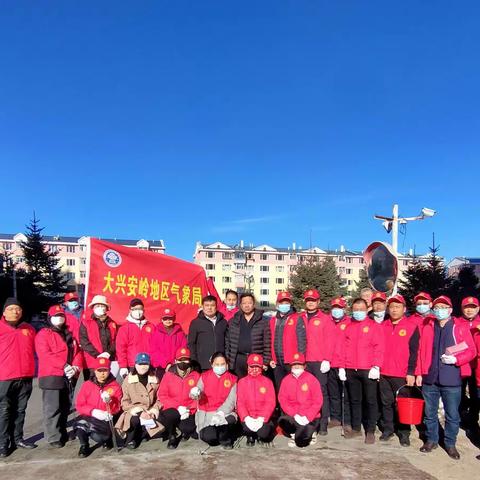 弘扬传承雷锋精神 情暖小区志愿服务