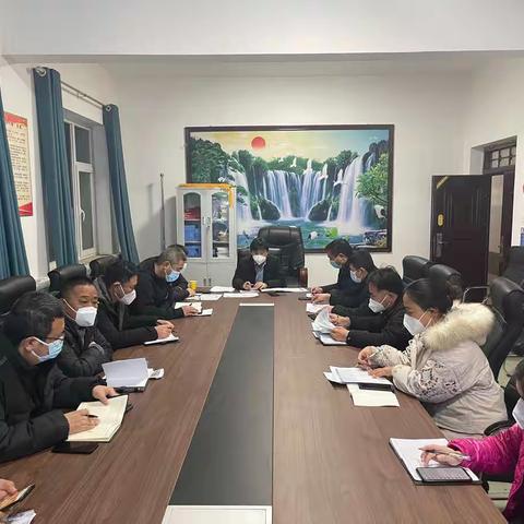 高质高效抓落实，聚焦聚力争一流——回隆镇迅速贯彻落实县“大干一个月，高限完全年”重点工作推进会精神