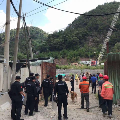 城管拆违不手软，动真碰硬零容忍