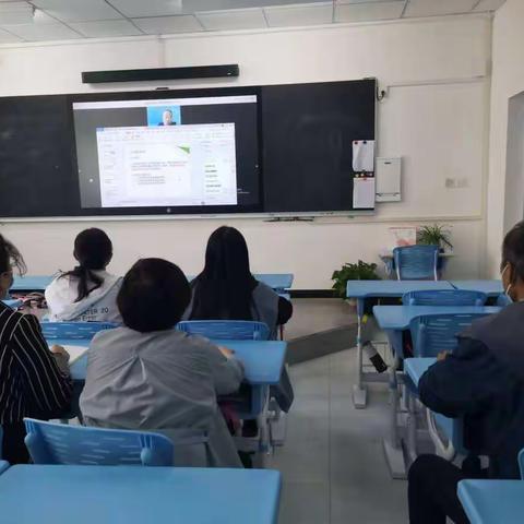 聚焦新课标 把握新航向——上西园小学数学教研组新课标解读学习