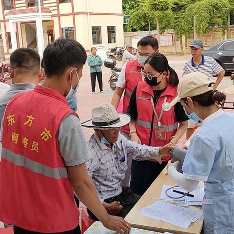 疫情防控，应接尽接，助力60岁以上老人接种疫苗