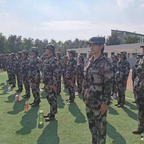 沙场秋点兵    军训展风采———22秋会计事务3+2班军训小记