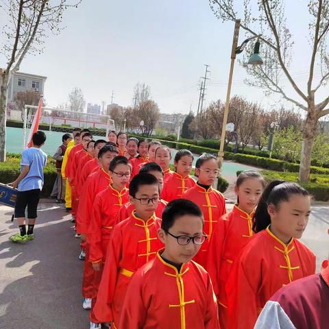 努力拼搏，自强不息——滨州高新区第三小学五年级二班春季田径运动会纪实