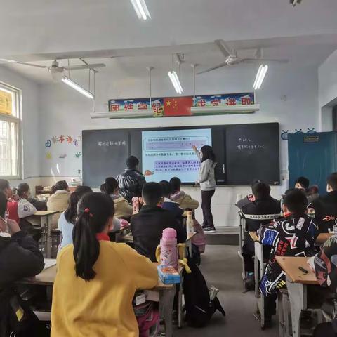 李口镇中心学校举行四年级数学教研活动