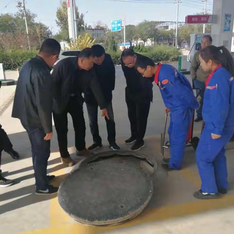 市应急管理局赴阎良区对四家加油站进行现场安全核查