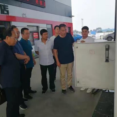 市应急管理局赴鄠邑区对三家危化品经营企业进行现场核查