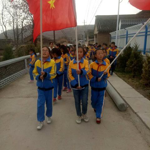 三月，为你绽放一曲，向雷锋同志学习，学习他的舍己为人，学习他的优良品德。