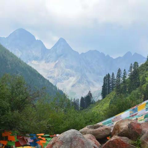 川西秘景——达古冰川