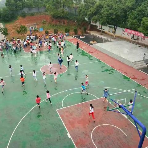 创建平安校园——五洲小学地震安全演练活动