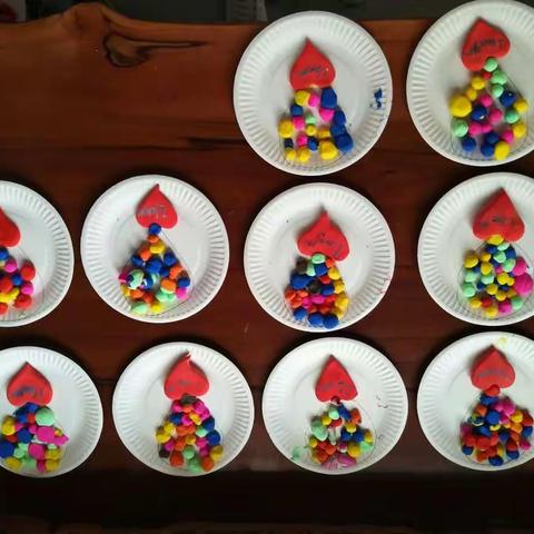 太磷幼儿园托一班创意美术――《热气球》