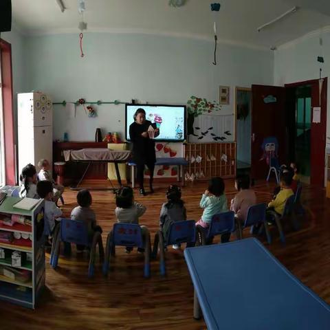 太磷幼儿园托一班创意美术―《冰激凌》