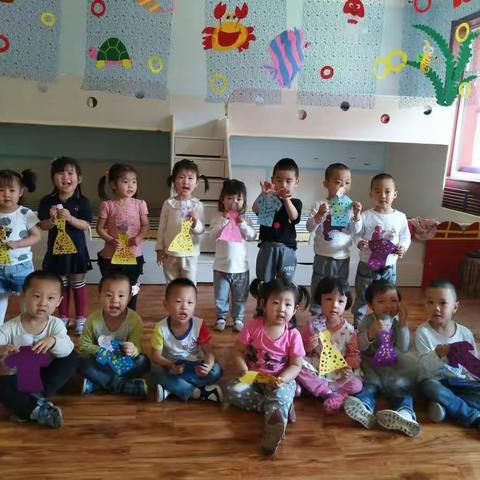 太磷幼儿园托一班周三创意美术――《我的新装》