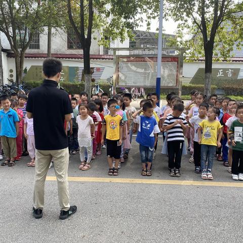 启智以明德，笃行以致远！——张市中学小学部一年级新生入学礼