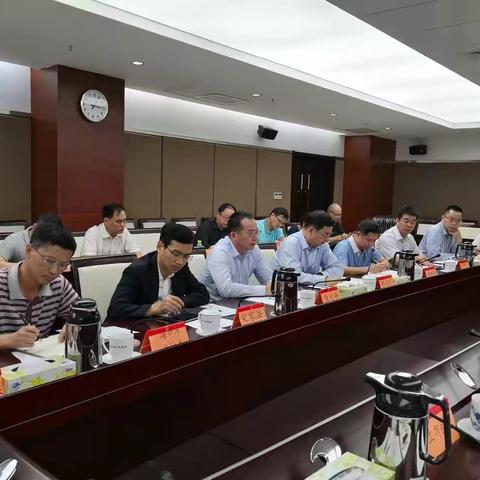 海口中院与省政府金融办联合召开防范化解金融风险座谈会