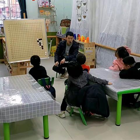 瑞儿坊幼儿园围棋课堂