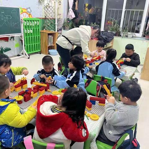 瑞儿坊幼儿园乐高课《击鼓器》