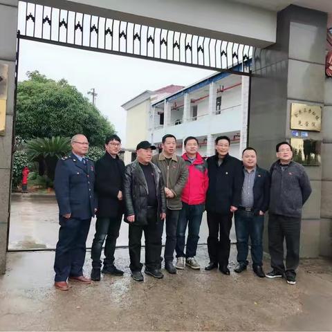 学雷锋  看望慰问孤寡老人——汽车协会支部主题党日活动