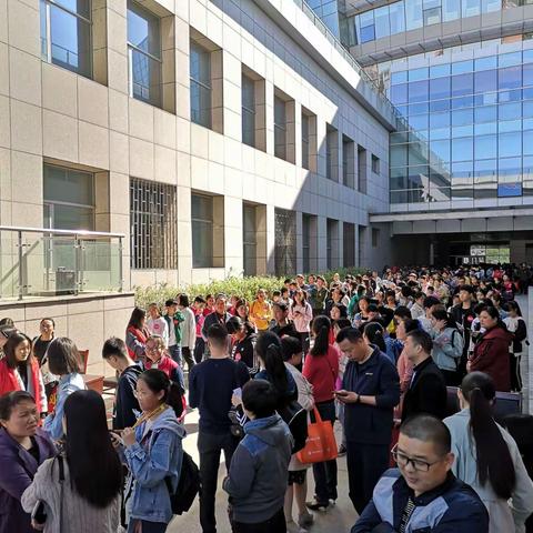 800选手杜甫诗词大赛竞风流