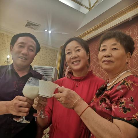 相册（二〉让世界充满爱