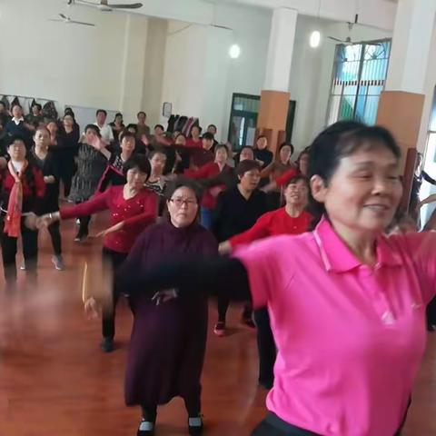 我祝祖国三杯酒及走向复兴