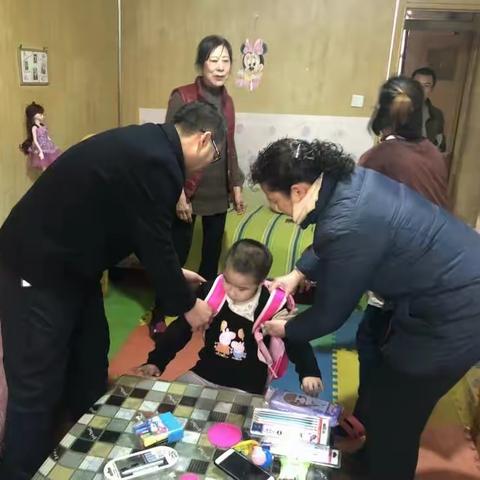 麦积区区府路小学慰问残疾儿童  送教上门活动纪实