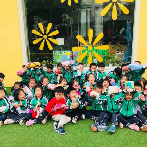 歌林幼教颐兴园小二班提前㊗️全天下的妈妈们母亲节日快乐🎈🎈