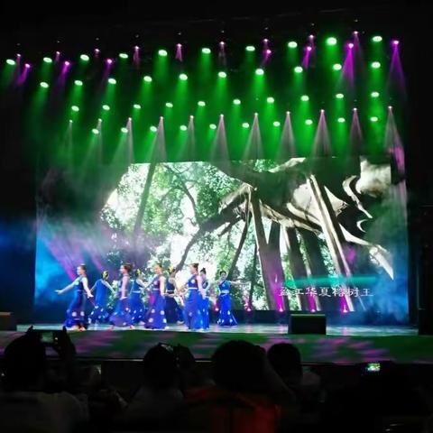 双语培训结业演出          德宏学员《人们向往的地方》