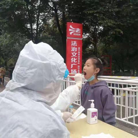 卫健委积极开展“凝聚爱国心，喜迎二十大”主题党日活动