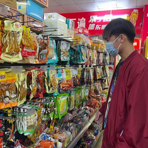 港门村开展2023年春节前“扫黄打非”专项巡查工作