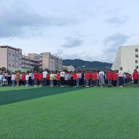 赫章乌蒙山学校之七年级军训篇4