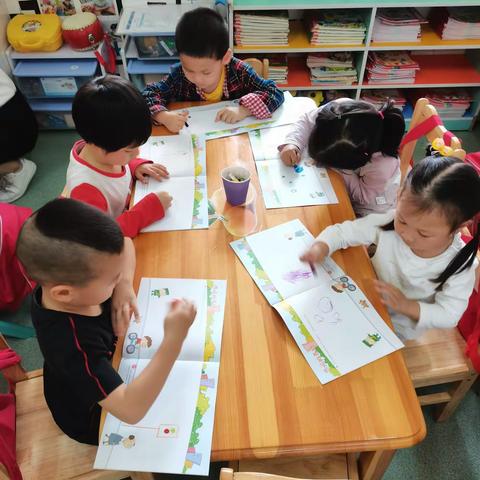 向日葵幼儿园🌻小①班宝贝园内精彩时光