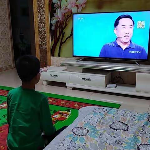 宁武实验小学——四二班——刘洛榕《开学第一课》创造向未来