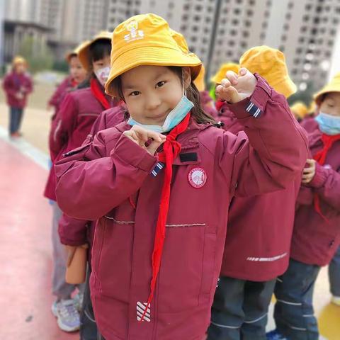 先让自己发光，对的人才能迎着光走来！