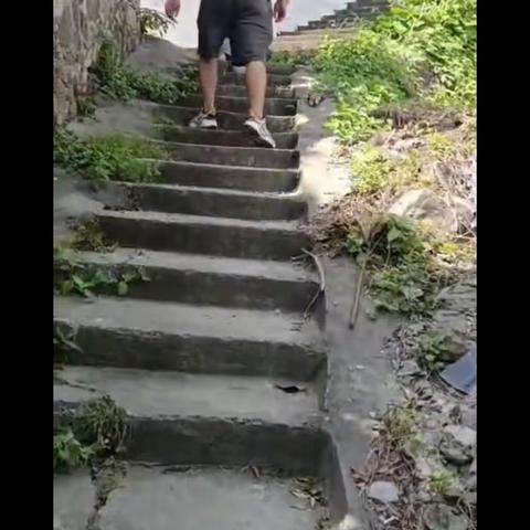 老人摔倒求助，普康紧急出动！